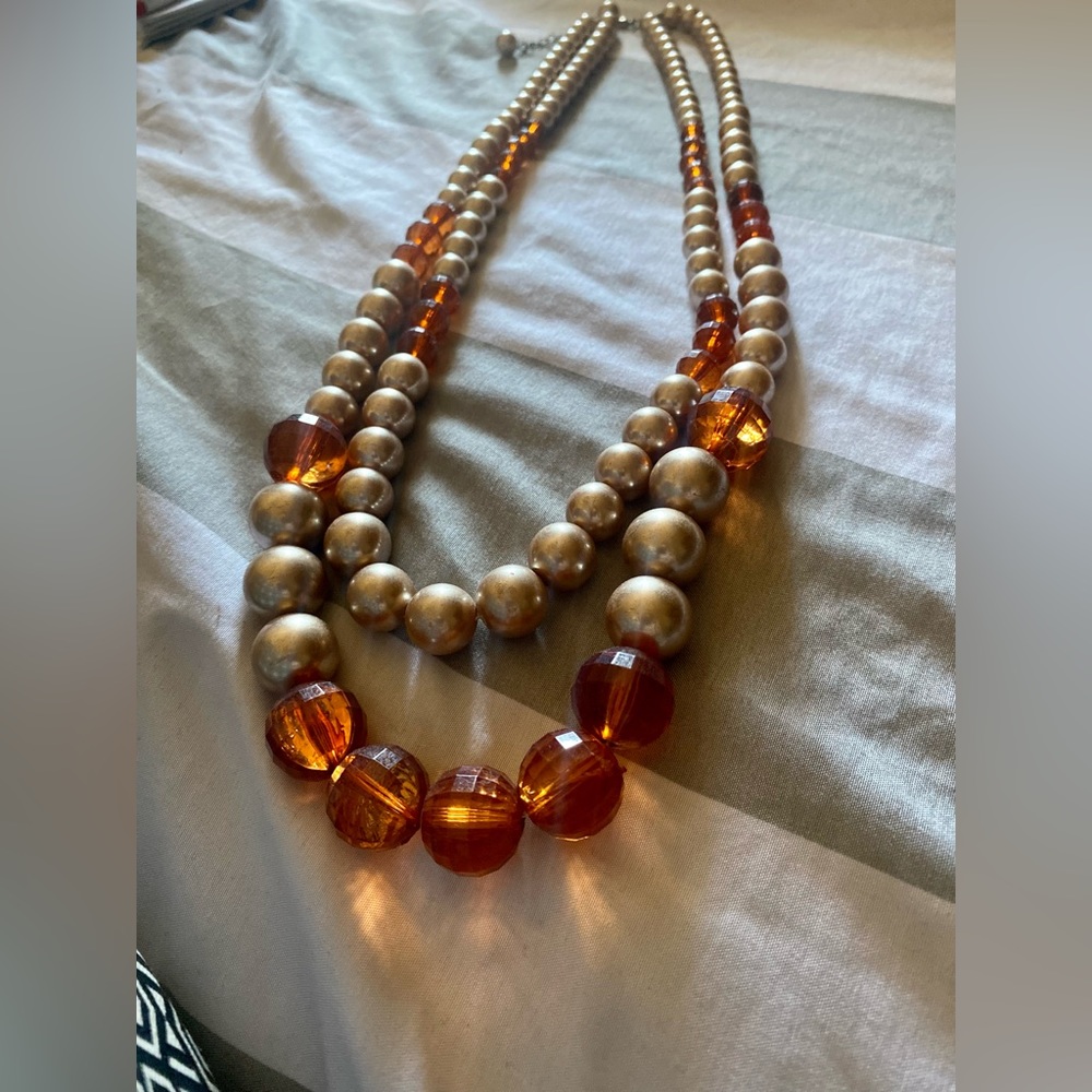 Heavy duty pearl like necklace